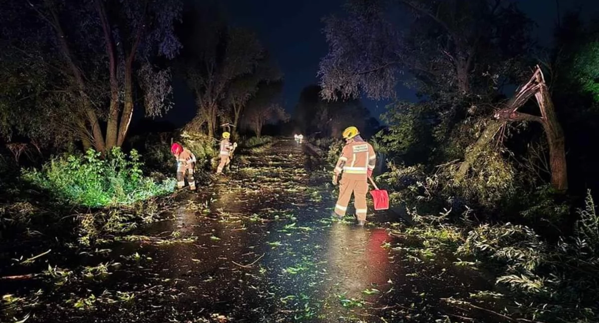 Silna wichura powaliła dziesiątki drzew w powiecie bialskim, a dziś grożą nam burze!