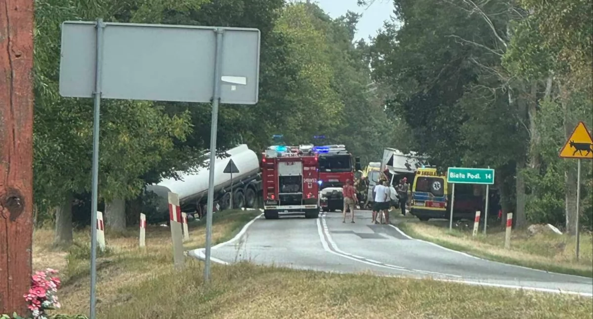 Tragiczny wypadek na drodze 812 w Bielanach: Zderzenie trzech pojazdów kosztowało życie jednej osoby, cztery są ranne
