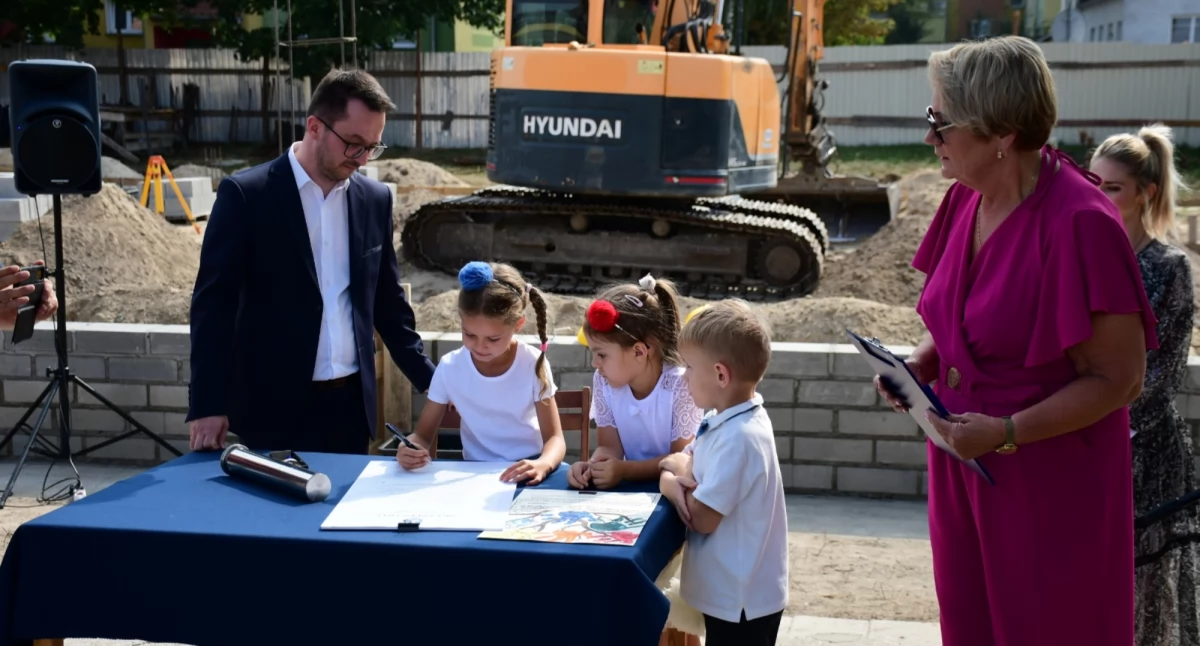 Międzyrzec Podlaski inwestuje w przyszłość najmłodszych: Nowoczesne przedszkole i żłobek już w budowie