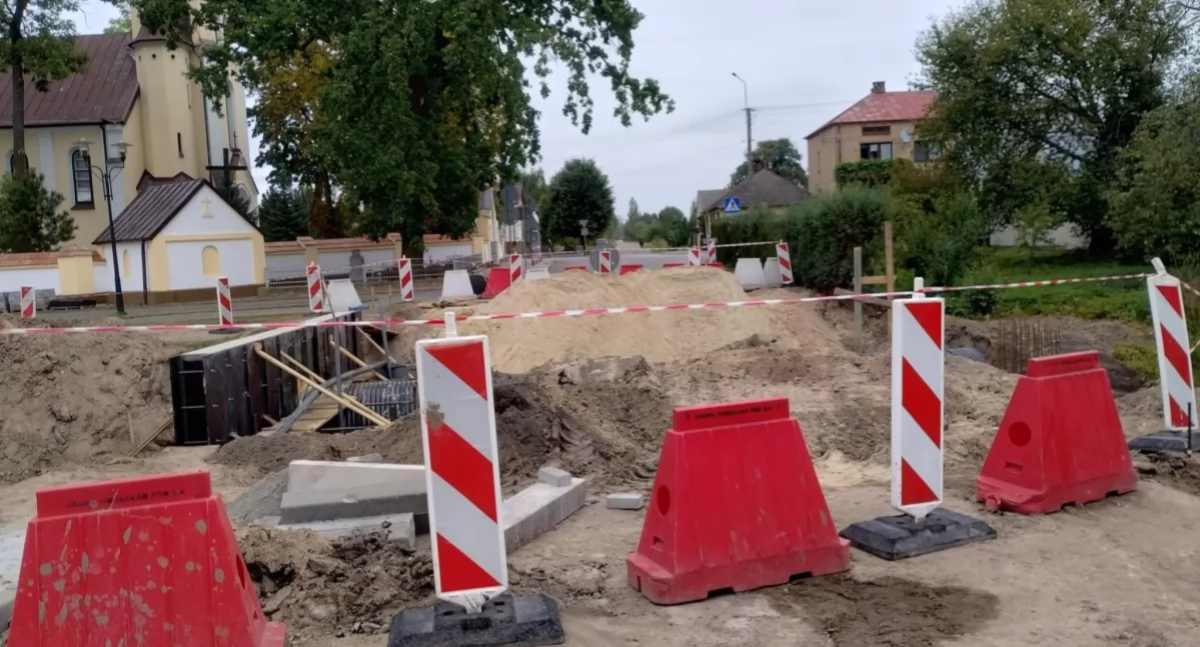 Remont drogi powiatowej nr 1056L: Utrudnienia w ruchu i ważne informacje dla mieszkańców okolic kościoła