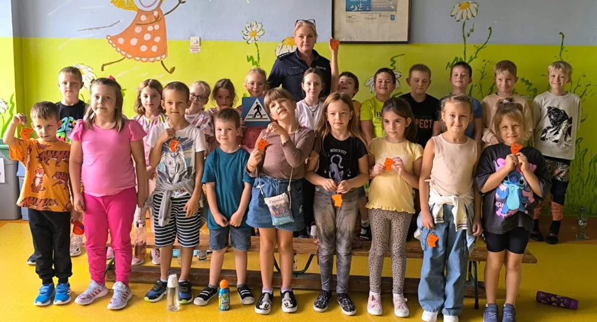 Bezpieczeństwo na drodze pod lupą: Bialscy policjanci edukują najmłodszych w ramach działań ROADPOL Safety Days