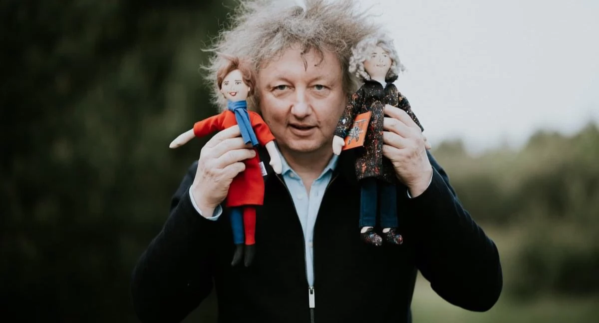 Sztuka w przestworzach: Wernisaż Jacka Łydżby „Konflikt zbrojny” w Galerii Podlaskiej