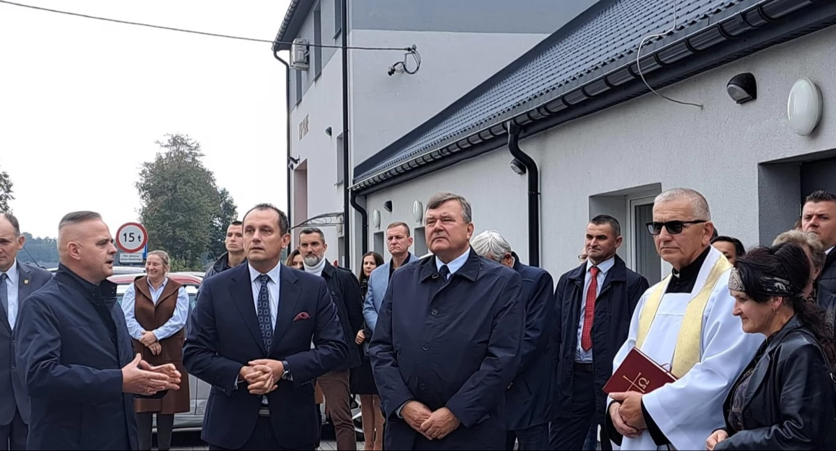 Uroczyste otwarcie zmodernizowanych dróg powiatowych w Gminie Międzyrzec Podlaski: Inwestycja, która poprawi komfort i bezpieczeństwo mieszkańców 