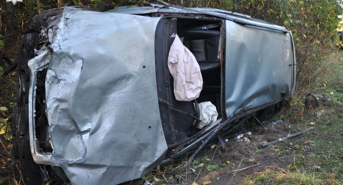 Młody kierowca chciał uniknąć kolizji, a stracił bliskiego: Śmiertelny wypadek w miejscowości Łyniew