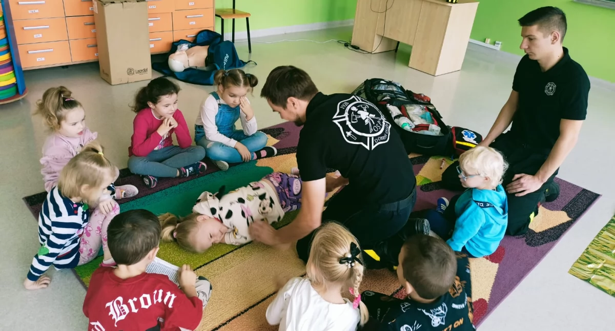 Dobryń Duży: Rekordowa liczba uczniów przeprowadziła resuscytację – ważna lekcja ratowania życia