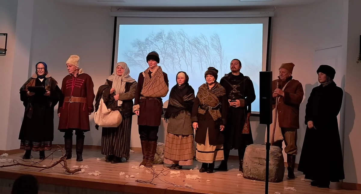 „Zawiniątko”- wzruszający spektakl Teatru Słowa na scenie sali widowiskowej GCK Konstantynów