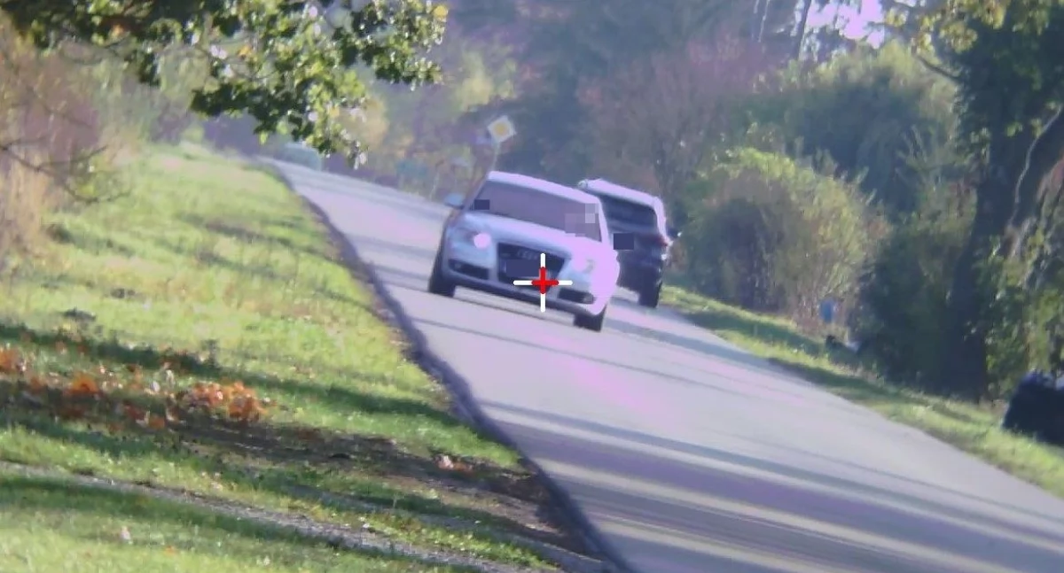 Szaleńcza jazda po Żerocinie! Kierowca Audi pędził 113 km/h w terenie zabudowanym. Surowe konsekwencje za rażące wykroczenie