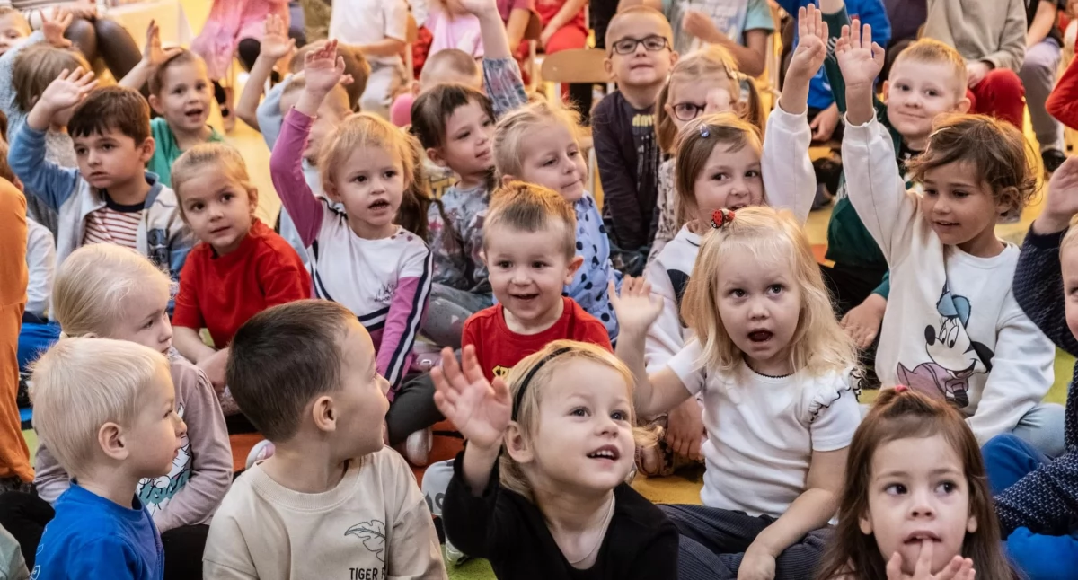 Magia kina w przedszkolu: Jak Program Edukacja Młode Horyzonty rozwija wyobraźnię i wrażliwość dzieci
