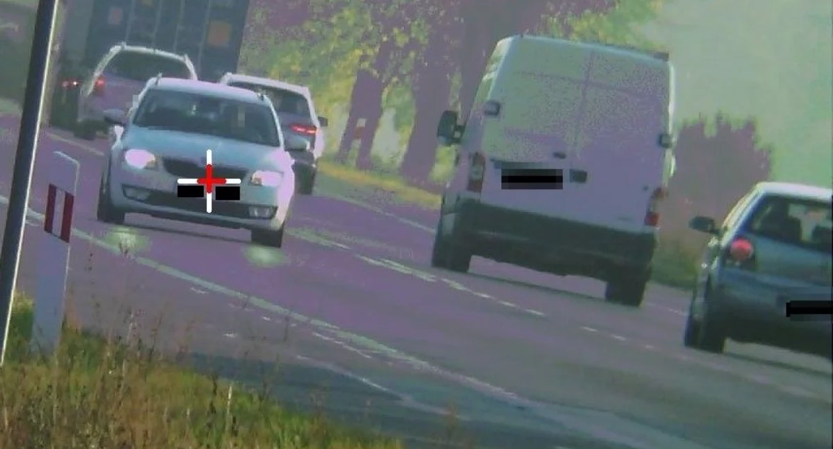 Niebezpieczna prędkość na DK-2: Mandaty i utrata prawa jazdy w rękach bialskiej grupy SPEED