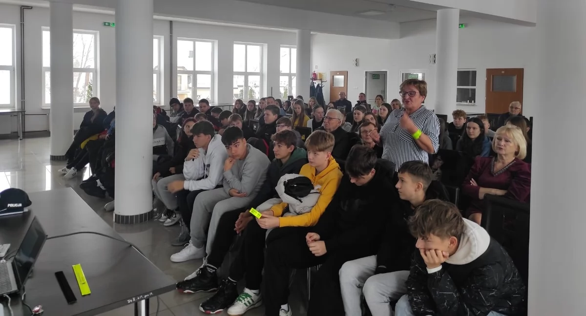Krajowa Mapa Zagrożeń i Bezpieczeństwo na Drogach: Debata w Piszczacu o ochronie pieszych i rowerzystów