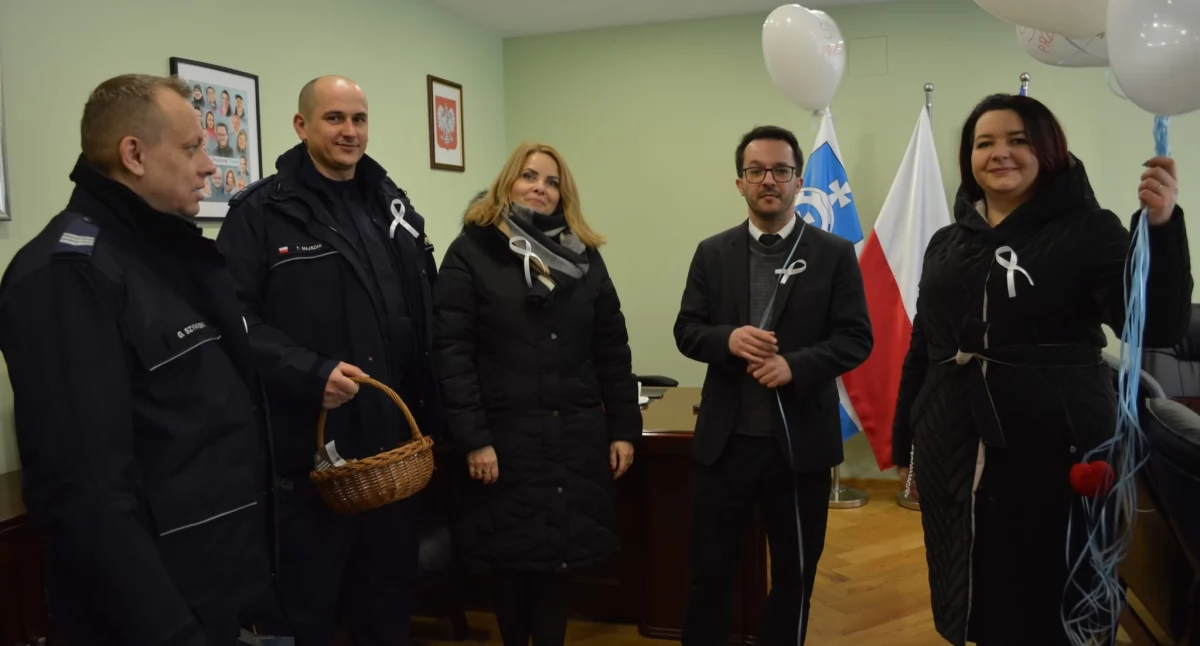 Biała Wstążka w Międzyrzecu Podlaskim. Miasto jednoczy siły w walce z przemocą wobec kobiet