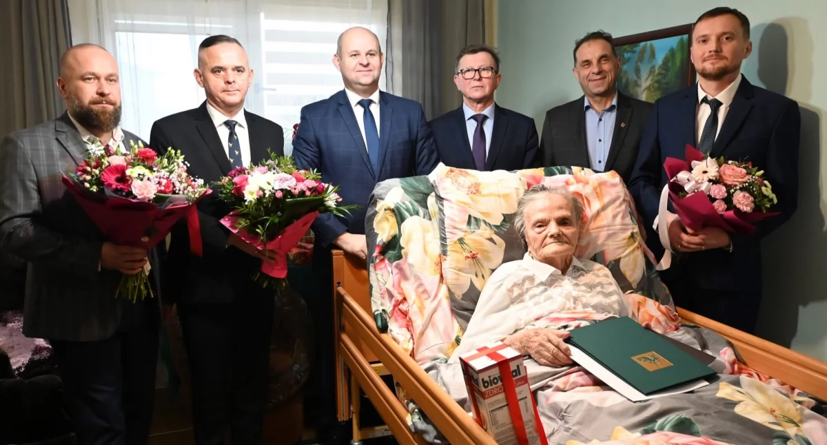 Setne urodziny Pani Aleksandry Jarząbkowskiej! Niezwykły jubileusz w Gminie Zalesie