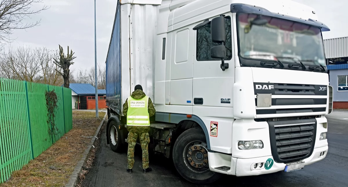 Naczepa utracona na Litwie zatrzymana na granicy. Straż Graniczna odzyskała już pojazdy za 4 miliony złotych