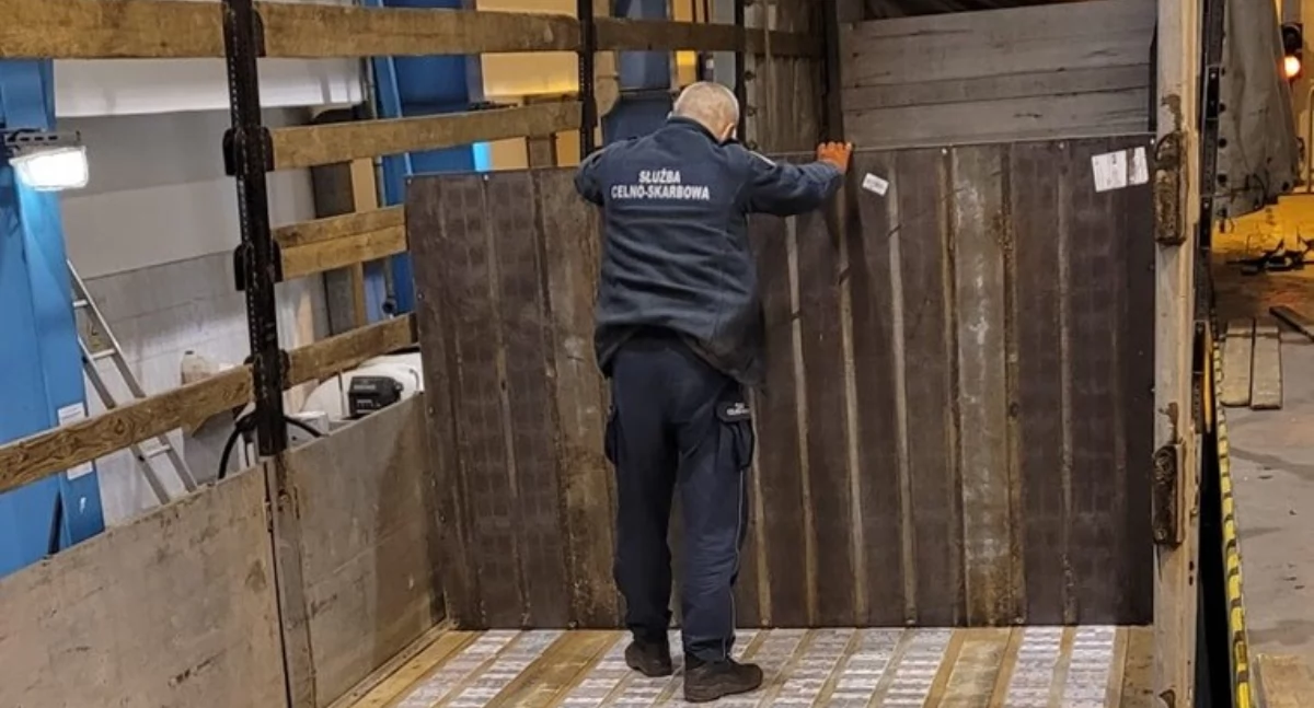 Udaremniona próba przemytu: papierosy ukryte w pellecie z Kazachstanu