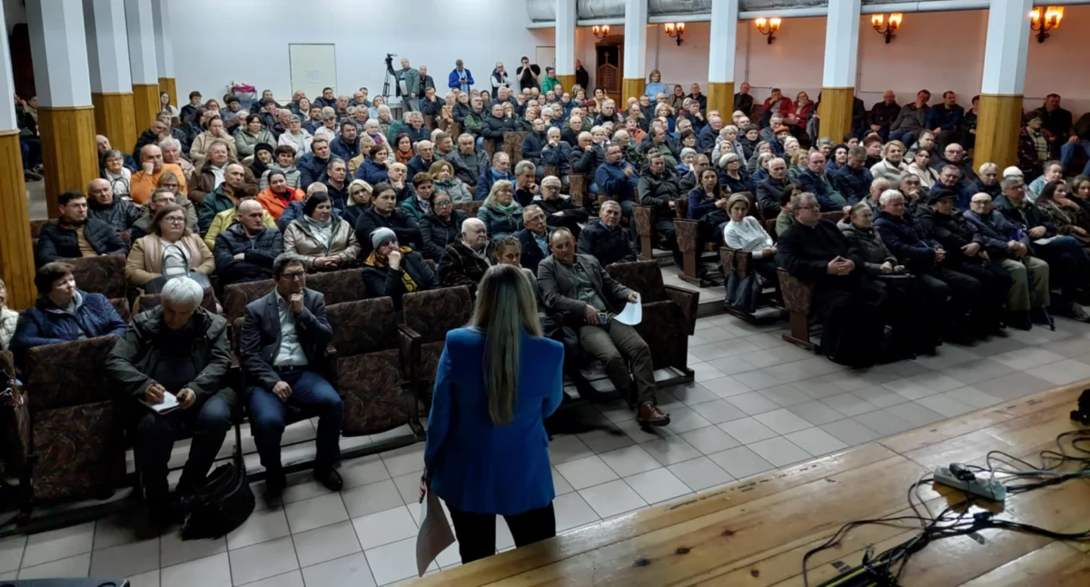 Mieszkańcy Białej Podlaskiej protestują przeciwko likwidacji przejazdu kolejowego na ulicy Łomaskiej