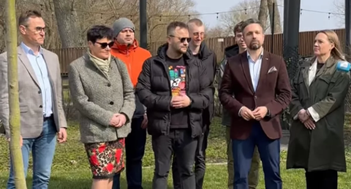 Drzewo Pamięci dla Dr. Riada Haidara – wyjątkowa inicjatywa WOŚP Biała Podlaska  