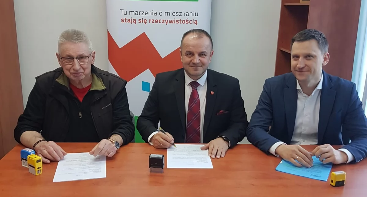 Nowe mieszkania w Łomazach coraz bliżej- podpisano umowę na dokumentację projektową