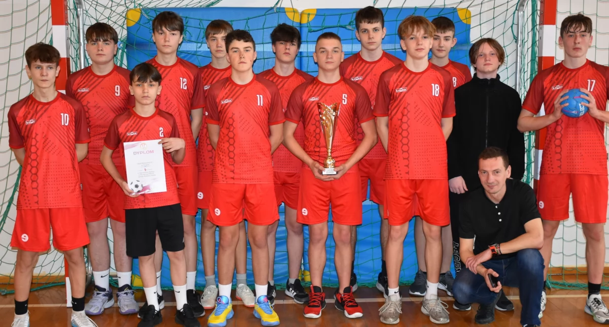 Terespol triumfuje w finale powiatu bialskiego w piłce ręcznej chłopców