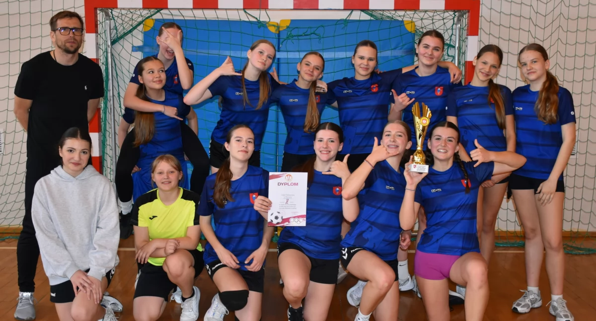 Piłkarki ręczne z Piszczaca triumfują w finale powiatu bialskiego