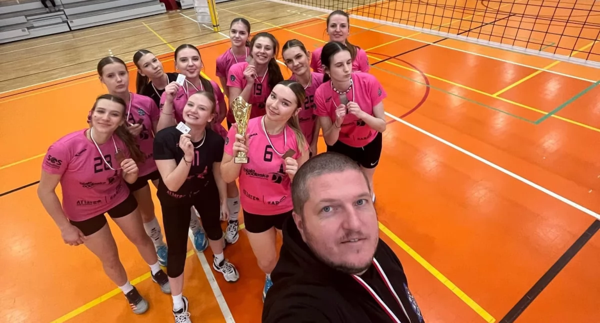 SKS „Szóstka” TPS Biała Podlaska na podium III ligi kobiet województwa lubelskiego