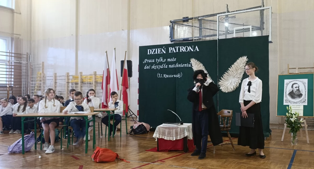 Historyczna chwila w Wisznicach: Hymn Szkoły Podstawowej im. J.I. Kraszewskiego wybrzmiał po raz pierwszy!