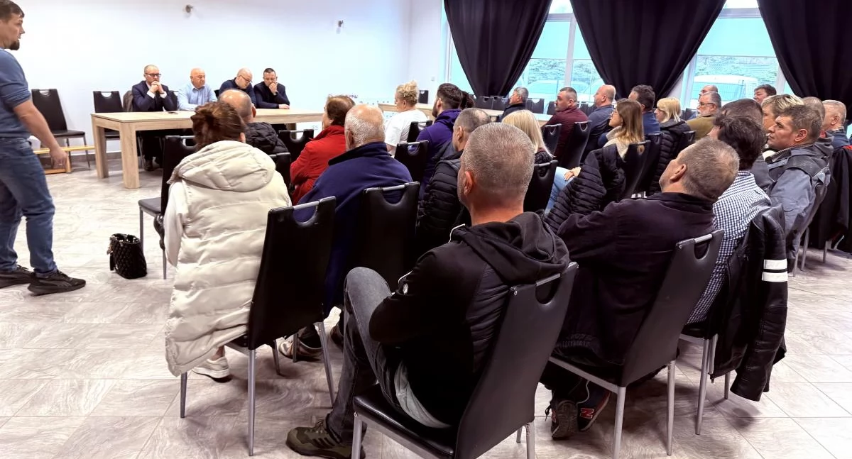 Rakowiska w konflikcie: mieszkańcy mają dość uciążliwej działalności firmy budowlanej. Hałas, ciężki sprzęt i zniszczone drogi. Gmina Biała Podlaska reaguje