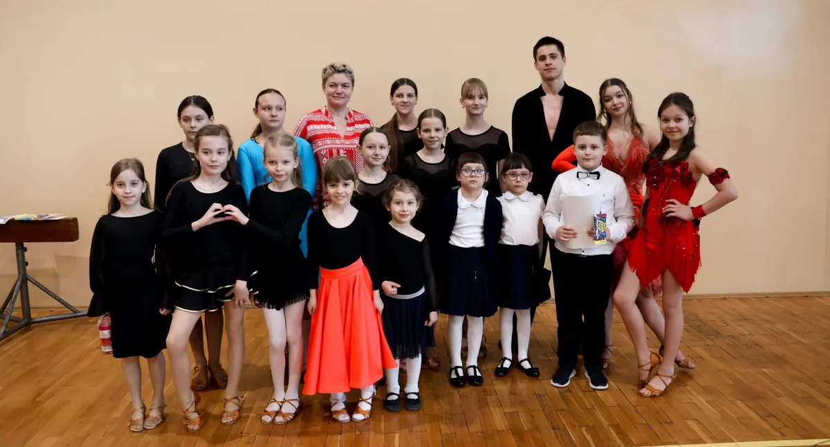 Magia tańca w Łomazach: Wyjątkowy pokaz talentów tanecznych podczas obchodów Dnia Patrona 