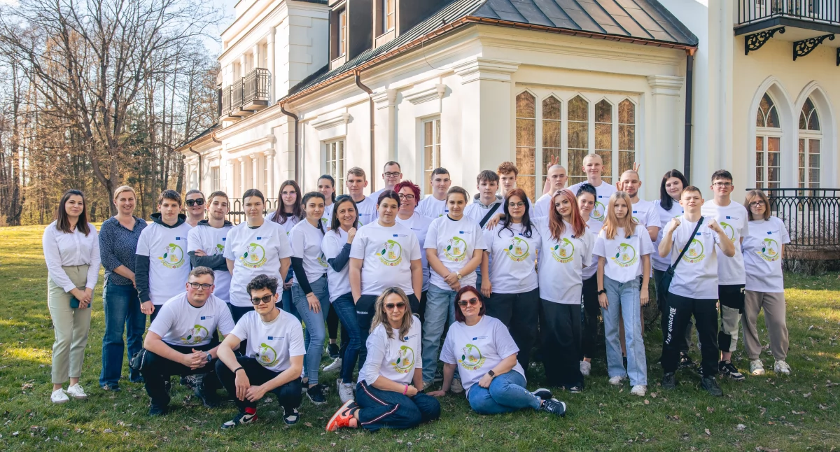 Międzynarodowa kuchnia, zdrowe nawyki i przyjaźnie bez granic. Młodzież z Polski i Węgier zakończyła tygodniową wymianę Food4Good w Roskoszy