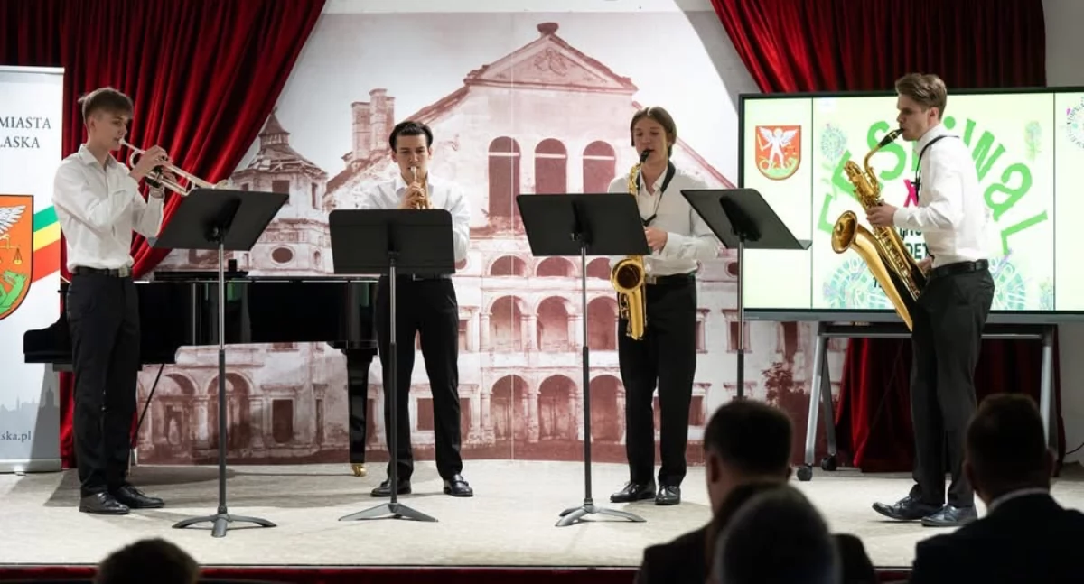 Jubileuszowa edycja Festiwalu Instrumentów Dętych: Młodzi wirtuozi z całej Polski zachwycili bialską scenę 