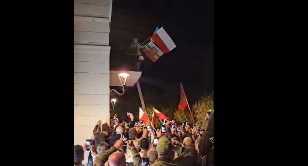 Grzegorz Braun w Białej Podlaskiej wywołuje skandal 