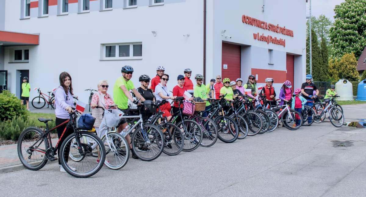 Aktywny sposób na świętowanie. Wycieczka rowerowa w Leśnej Podlaskiej z okazji Święta Konstytucji 3 Maja