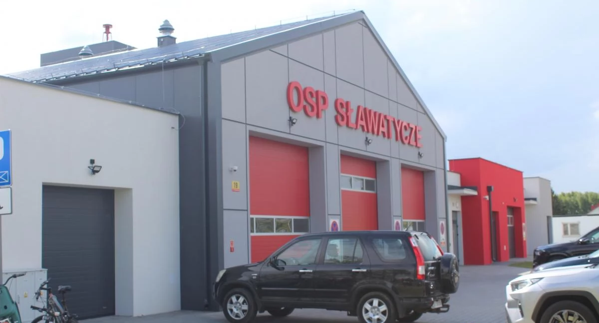 Relacja z Dni Otwartych Strażnicy OSP Sławatycze: Emocjonujące pokazy, atrakcje dla najmłodszych i wspólna zabawa mieszkańców.