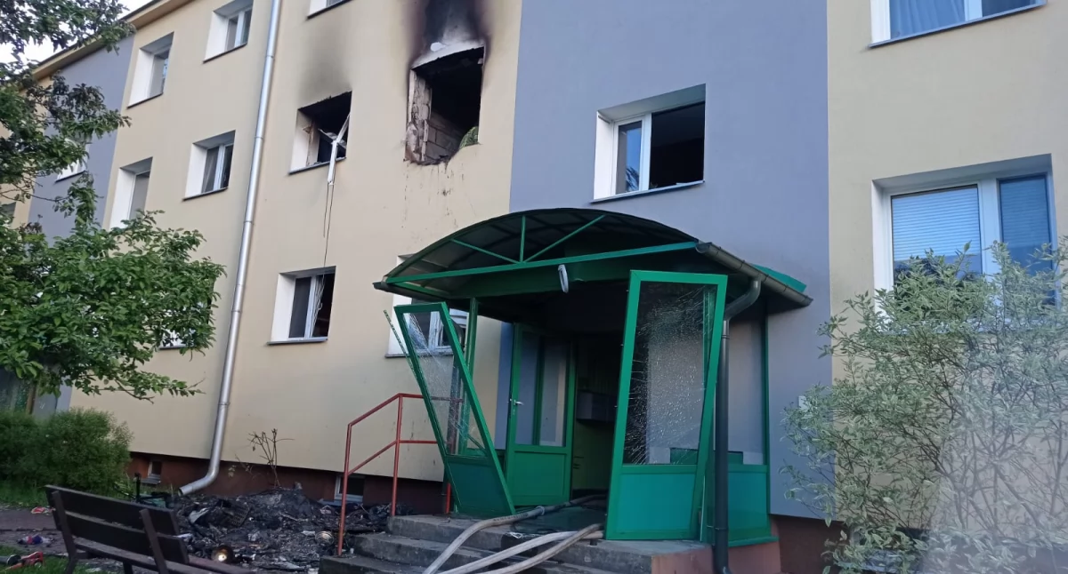 Piszczac wstrząśnięty eksplozją gazu! Ciężko ranna osoba przetransportowana śmigłowcem LPR, dziesięć osób ewakuowanych