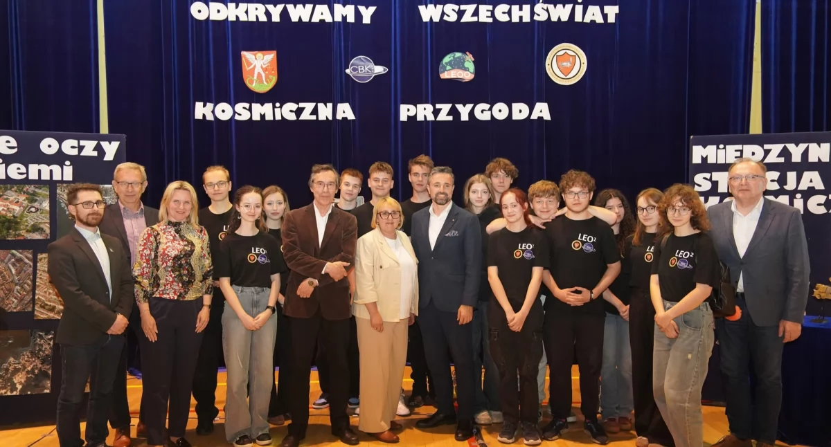 Edukacja kosmiczna w II LO: międzynarodowy wykład i porozumienie o współpracy z CBK PAN