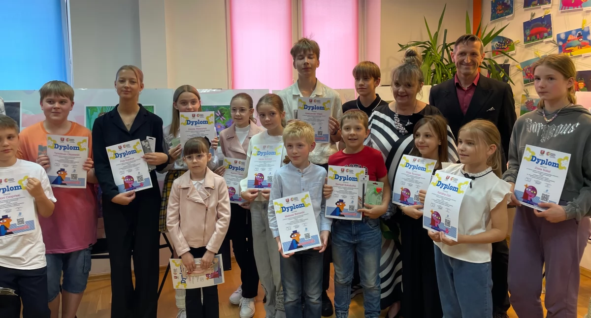 Od Pikseli do Arcydzieła: Wernisaż Wystawy Pracowni „Piksel” Otwarty dla Zwiedzających