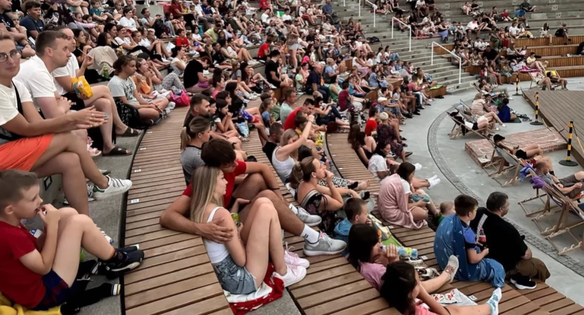 Letnie Kino w Amfiteatrze 2025 – filmowe wieczory pod gwiazdami w Białej Podlaskiej