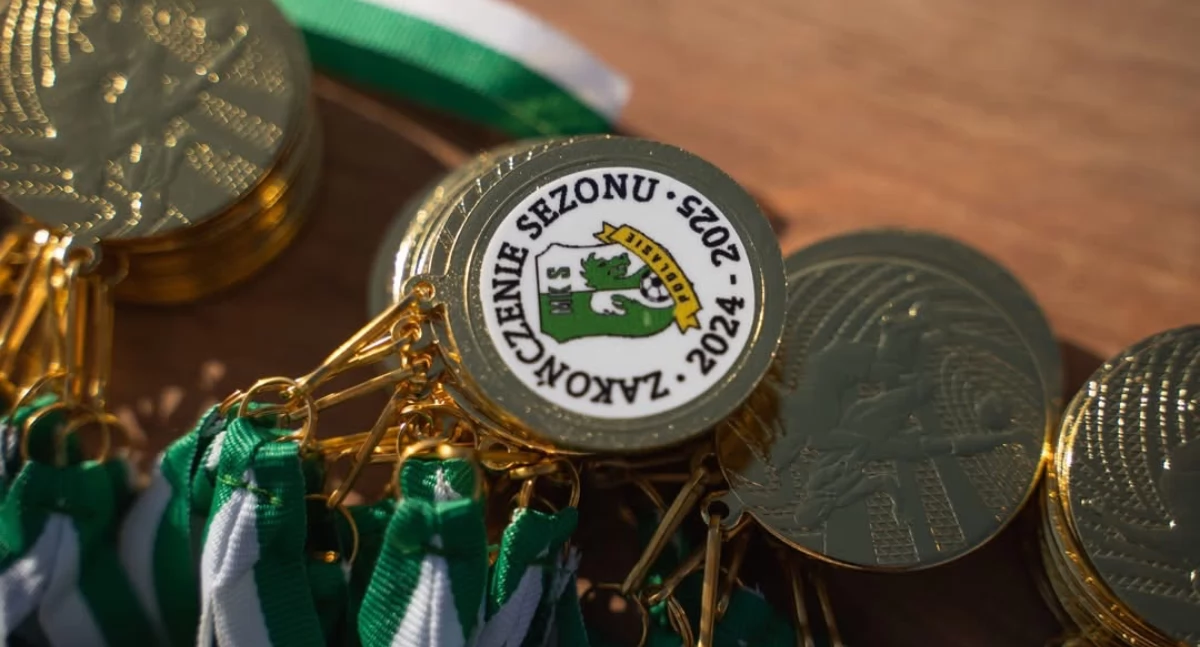 Akademia Piłkarska Podlasie Biała Podlaska podsumowała sezon 2024/2025 – sportowe emocje, podziękowania i pożegnania