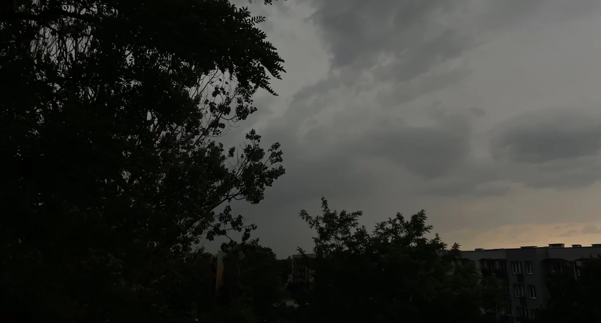 Ostrzeżenia meteorologiczne dla regionu: burze i upał drugiego stopnia 