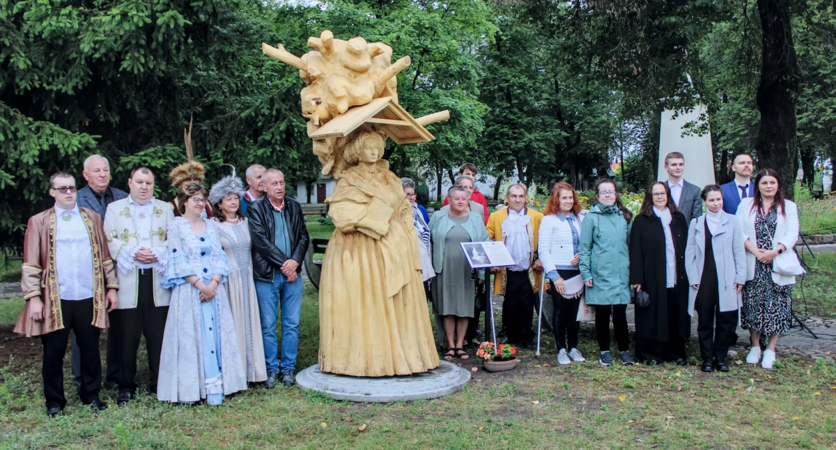 Kodeń upamiętnił Elizę Krasińską. Uroczyste odsłonięcie rzeźby 