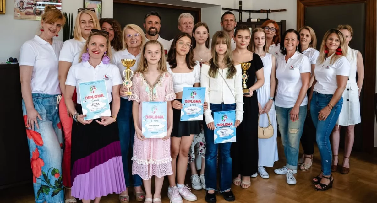 Wokalny triumf w Europie! Zespoły z Białej Podlaskiej podbijają międzynarodowy festiwal w Rimini 