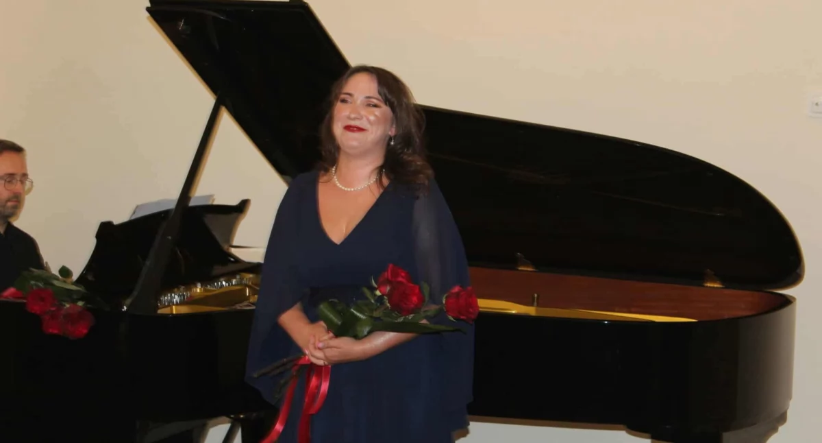 Muzyka klasyczna w malowniczym Wilczynie: wyjątkowy koncert Zuzanny Nalewajk. Projekt „Z klasyką przez Polskę” rozkwita!