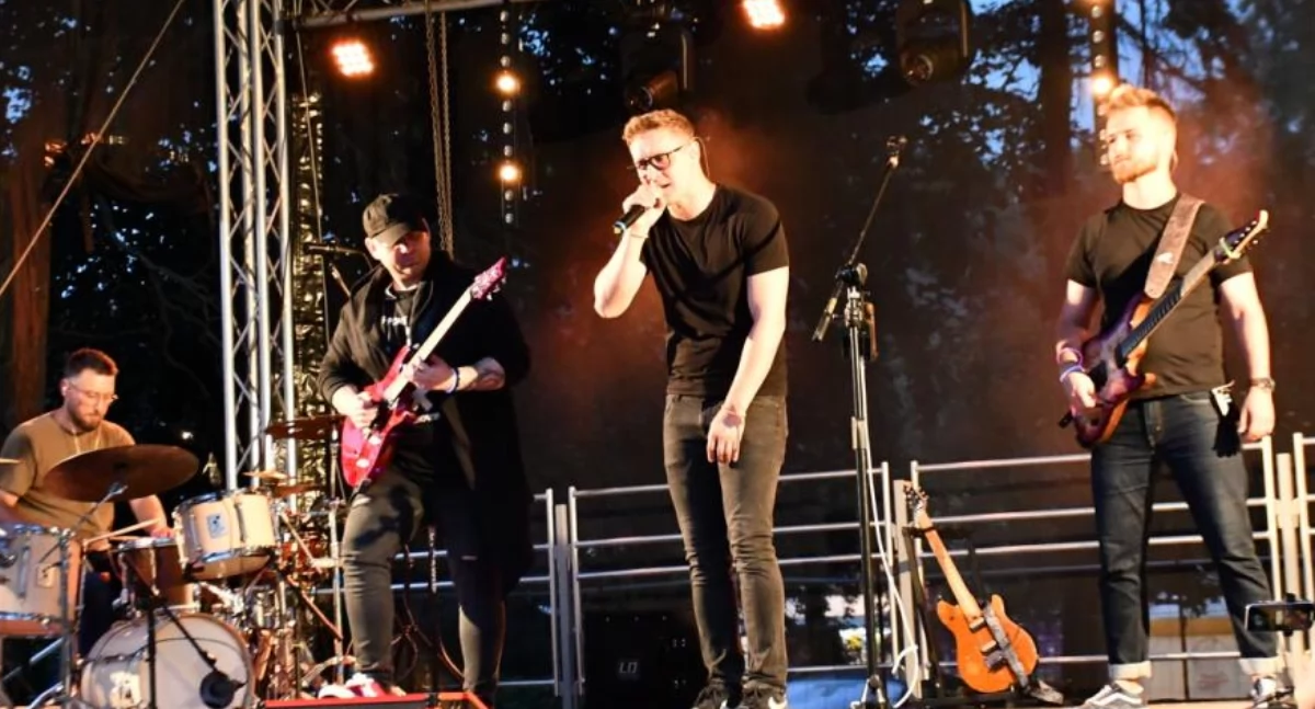 Przedświt porwał Plac Wolności- rock, emocje i dźwięki, które zostają na długo