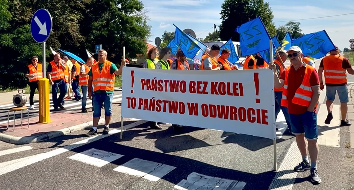 Trzy dni blokady i tysiące utrudnionych przejazdów- protest maszynistów na DK2 w Styrzyńcu dobiegł końca. Co dalej z kolejowym transportem towarowym?