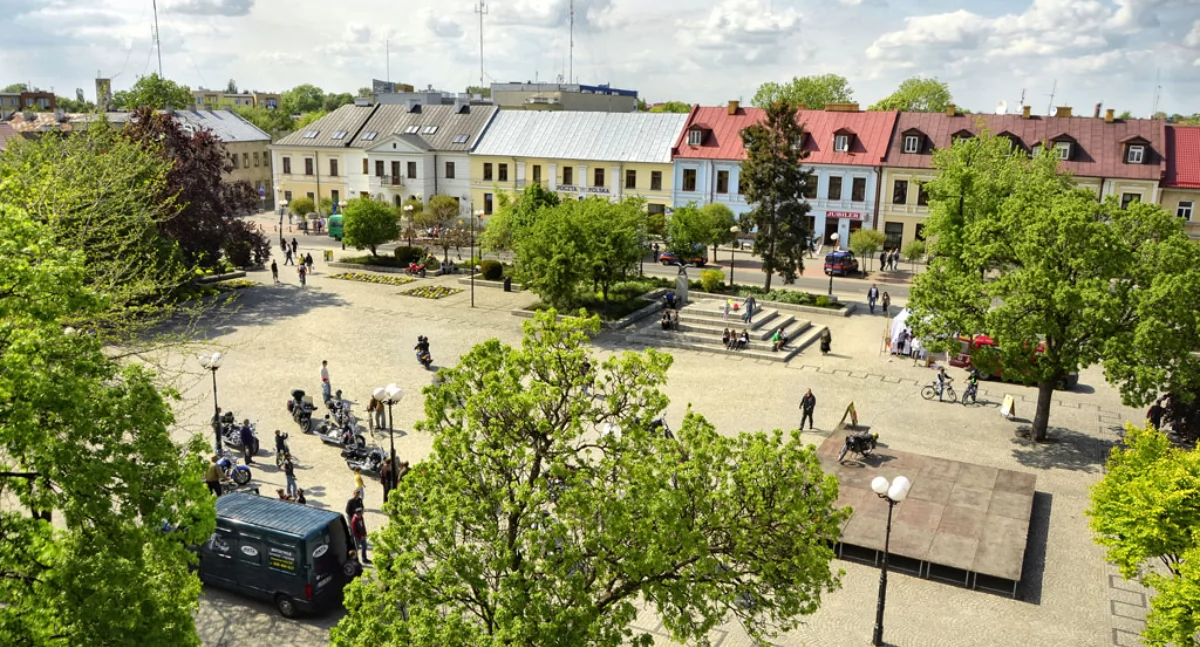 Biała Podlaska, jakiej nie znacie: ruszają Sierpniowe Spacery Historyczne z kustosz Iwoną Maksymiuk