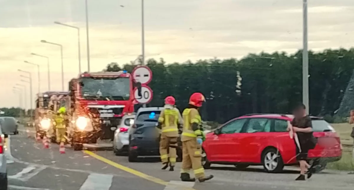 Zderzenie dwóch osobówek między Międzyrzecem a Radzyniem. Chwilowe utrudnienia na DK19
