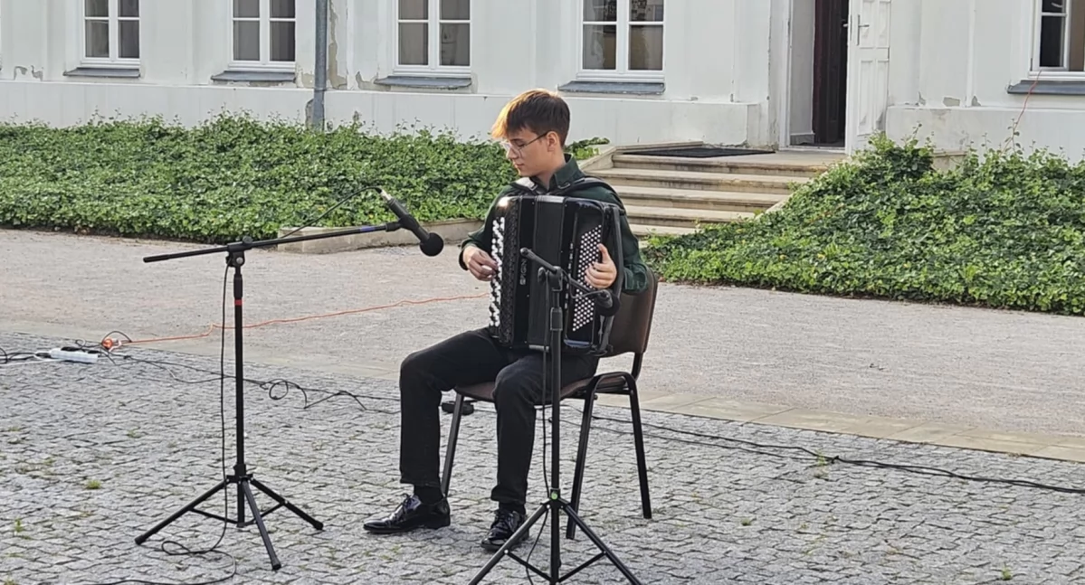 Muzyka u Radziwiłłów zamyka sezon: Akordeoniści podbili serca publiczności w Białej Podlaskiej