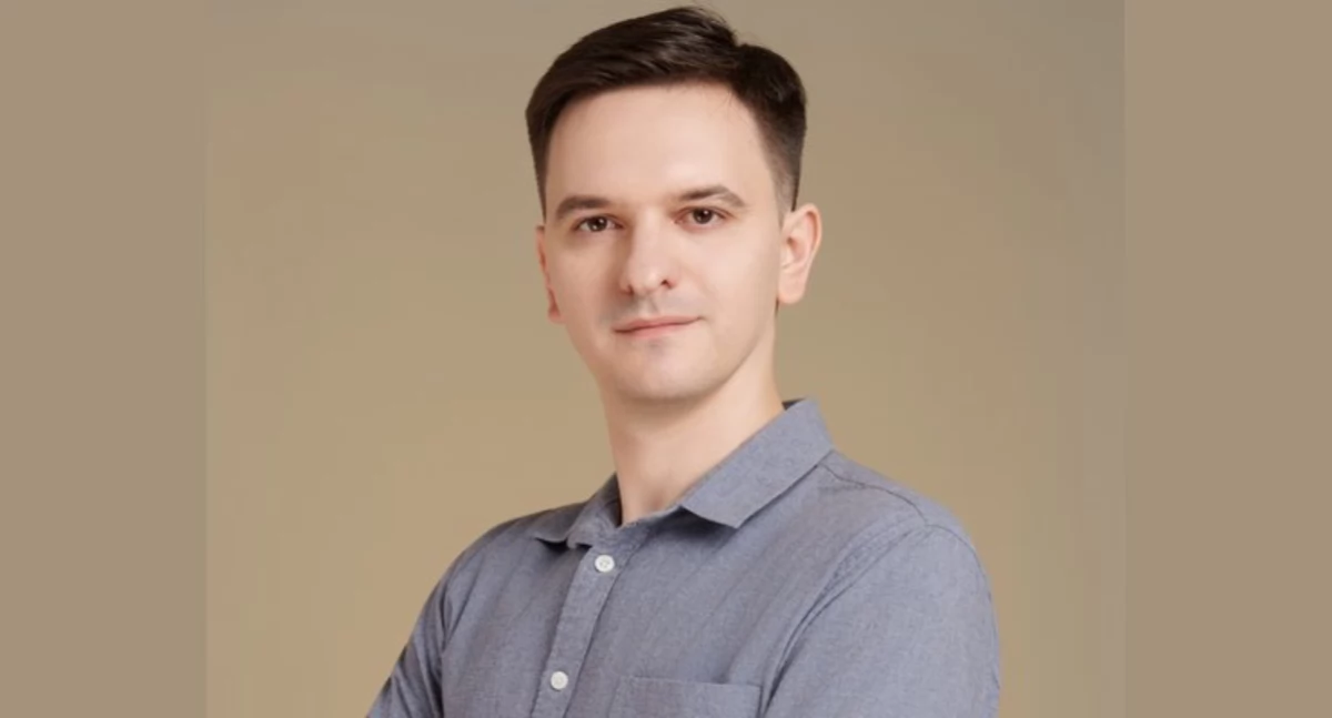 Absolwent „Kraszaka” i tłumacz języka chińskiego promuje debiutancką powieść. Spotkanie autorskie z Mateuszem Kwiatkowskim w Białej Podlaskiej 