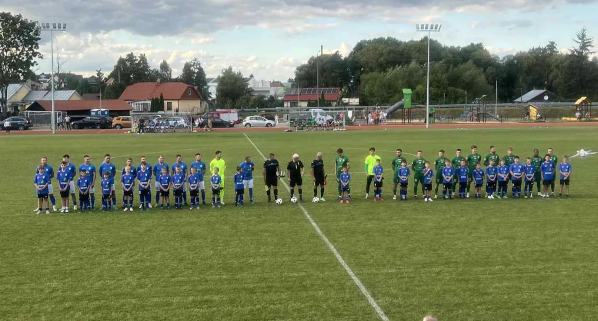 Historyczny dzień dla sportu w Janowie Podlaskim – uroczyste otwarcie stadionu, piłkarskie emocje i obecność Michała Listkiewicza