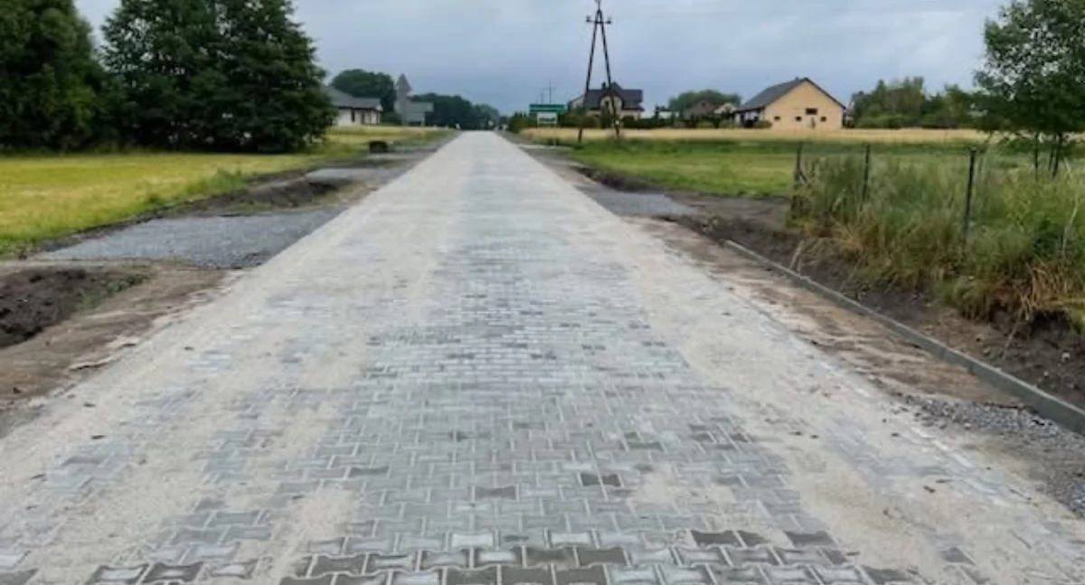 Nowa nawierzchnia i skrzyżowanie w Małaszewiczach Dużych – zakończono budowę ulicy Północnej i fragmentu ulicy Krótkiej