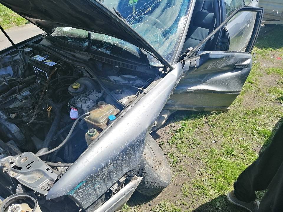 Wyprzedzał i wjechał w skręcające auto